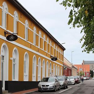 Kanns Hotel Åkirkeby Exterior photo