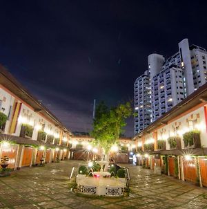 Victoria Court Suites Pasig City Exterior photo
