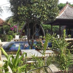 Coral Beach II Guest House Lombok Exterior photo