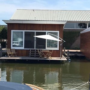 Nice Houseboat With Dishwasher, Close To Amsterdam Villa Uitgeest Exterior photo