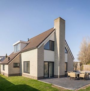 Modern Holiday Home In De Cocksdorp With Private Terrace Exterior photo
