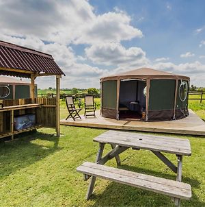Mousley House Farm Campsite And Glamping Hotel Warwick  Exterior photo