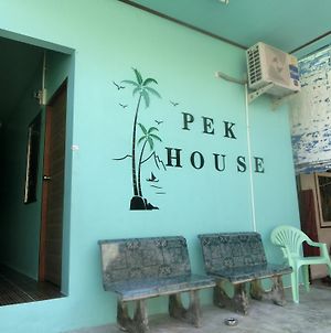 Pek House Appartement Phuket Exterior photo