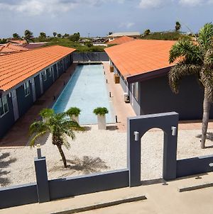 Palazzio Apartments & Studios Oranjestad Exterior photo