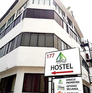 Miracle Colombo City Hostel Exterior photo