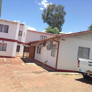 Lasha Crest Appartement Windhoek Exterior photo