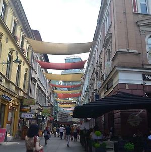 Red Apartment Sarajevo Exterior photo