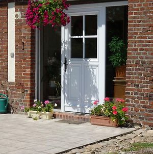 Les Trois Pommiers Bed and Breakfast Sommery Exterior photo