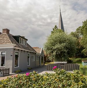 Vakantiehuisje Smoek Holwerd, aan de Waddenzee Villa Exterior photo