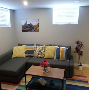 Fantastic And Modern Downtown 1-Bed Basement Apt., Parking Wi-Fi And Netflix Included Appartement Ottawa Exterior photo