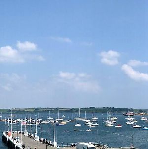 Large Central Falmouth Apartment With Views And Parking Exterior photo