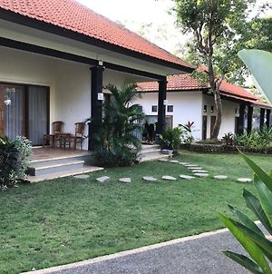 Villa Pulu Uluwatu Exterior photo
