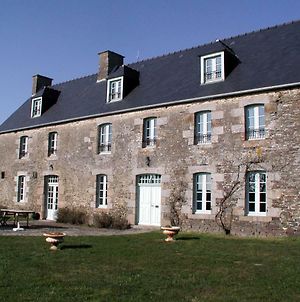 La Vieille Foulonniere : Une Maison De Famille Au Coeur De La Campagne Du Mont-Saint-Michel Villa Pontorson Exterior photo