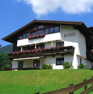 Gastehaus Hofer Appartement Brixen im Thale Exterior photo