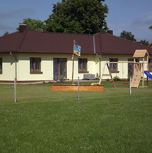 Ferienhaus Bei Familie Gau In Schaprode Villa Exterior photo
