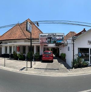 Prambanan Guesthouse Jogjakarta Exterior photo