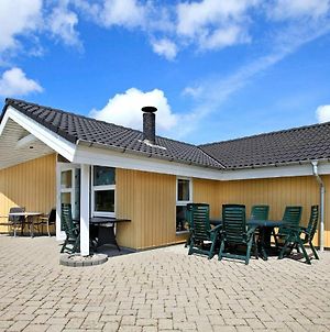 Charming Holiday Home in Bl vand near Sea Blåvand Exterior photo
