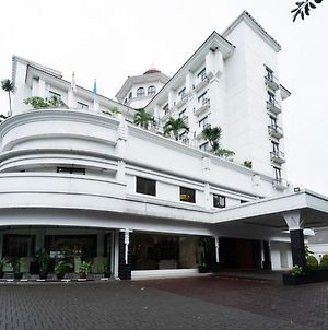 The Sunerra Bandung City Centre Hotel Exterior photo