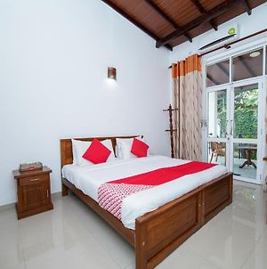 Dazzling Villa Kandy Exterior photo
