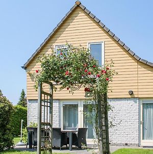 Beautiful home in Wemeldinge w/ Sauna&4 Bedrooms Exterior photo