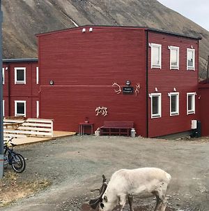 Haugen Pensjonat Svalbard Longyearbyen Exterior photo