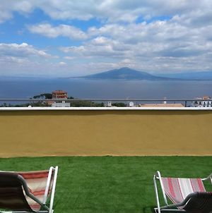 Oasi Madre Della Pace Bed and Breakfast Sorrento Exterior photo